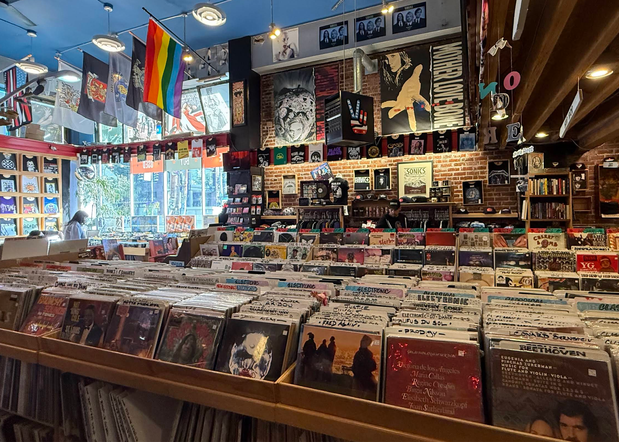 Easy Street Records & Cafe